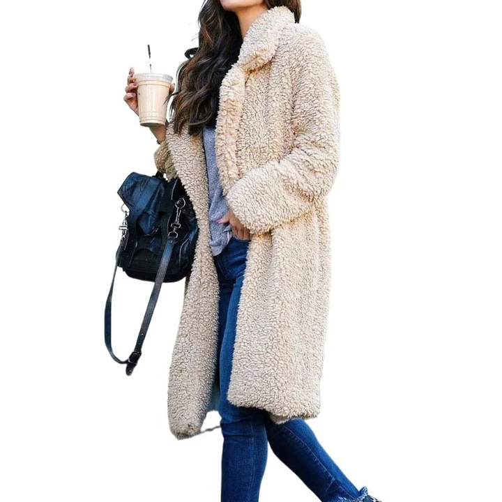 Calidez asegurada: abrigo largo de teddy para mujer, ideal para el frío y el estilo diario.