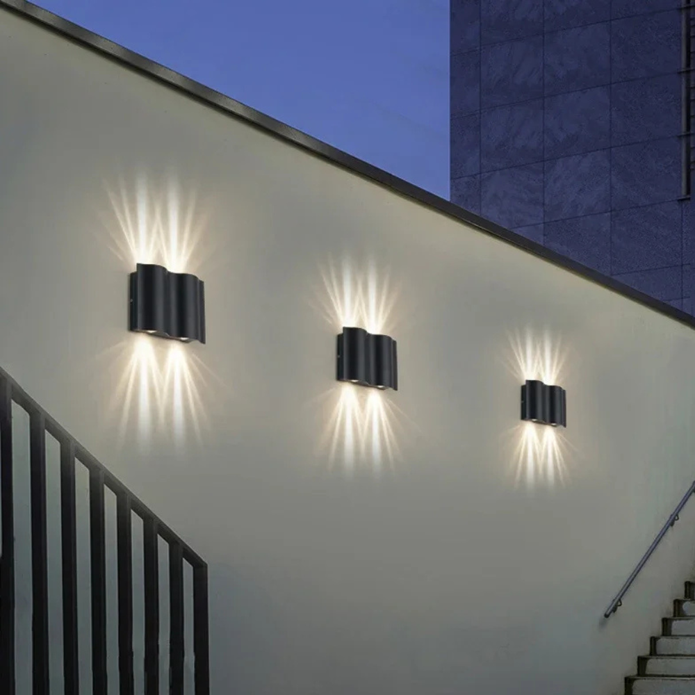 Lámpara de pared exterior, LED moderno ondulado, iluminación arriba-abajo para terrazas.