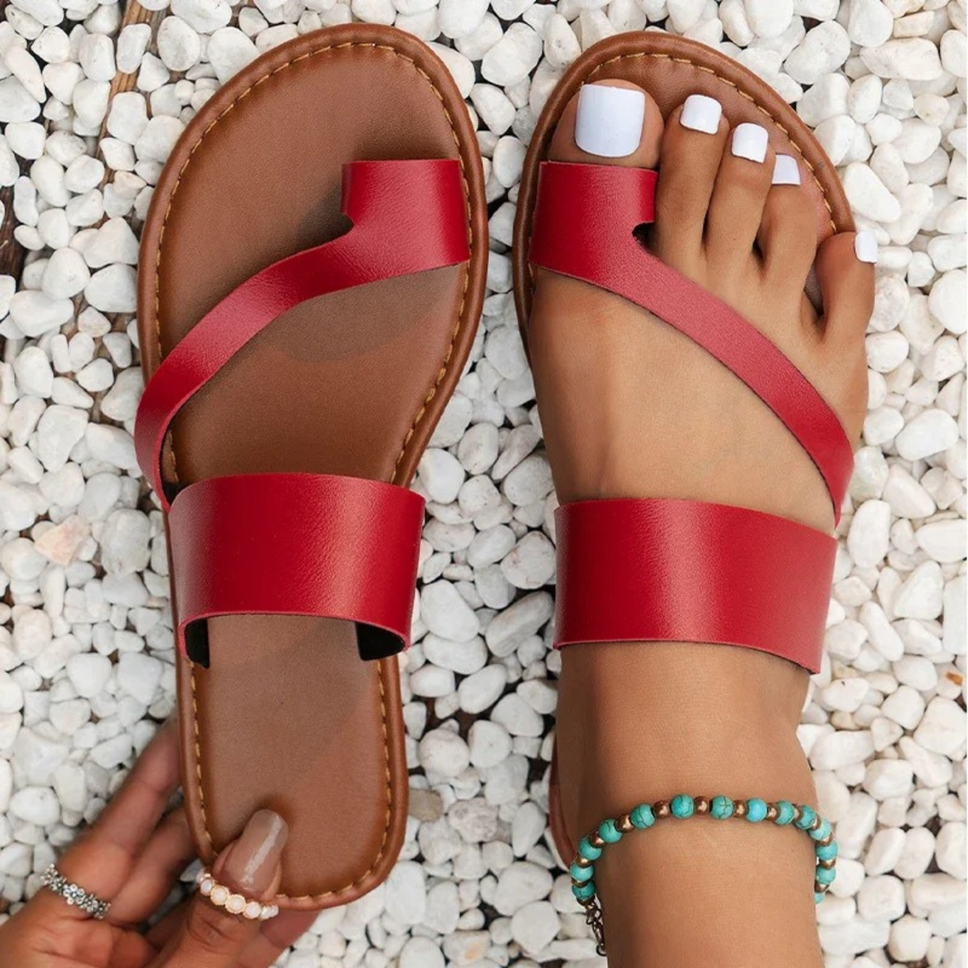 Sandalias rojas bohemias para mujer, ideales para verano, playa o estilo casual.