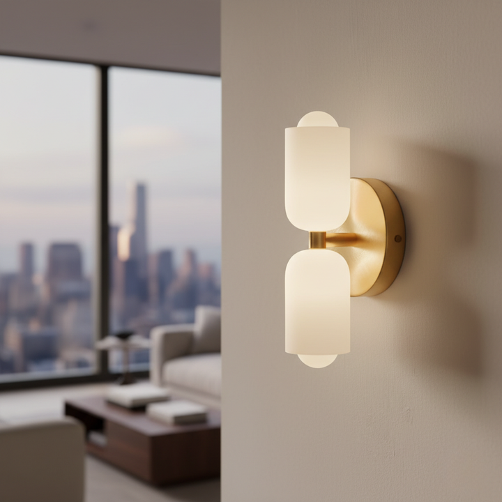 Luz de pared contemporánea con doble cabeza, diseño interior versátil.