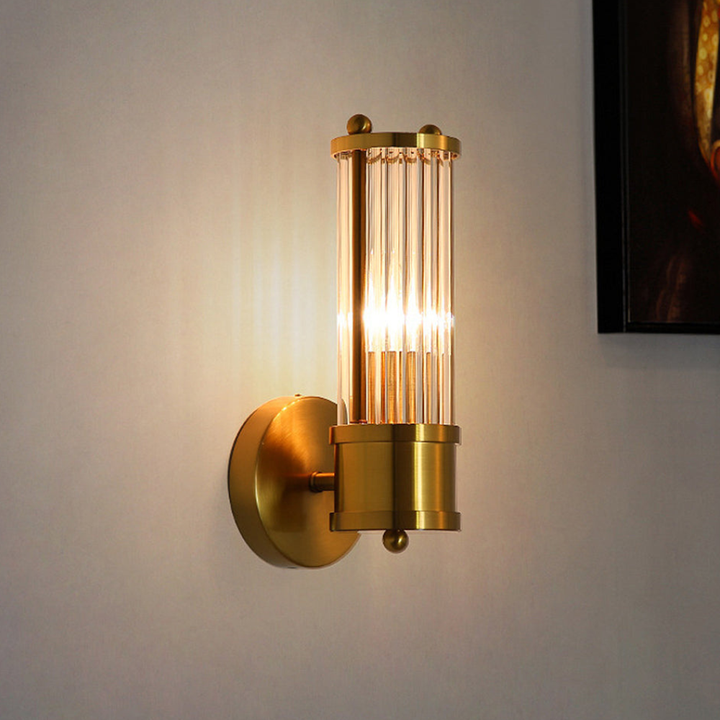 Aplique LED dorado moderno para baño, iluminación de pared elegante y eficiente.