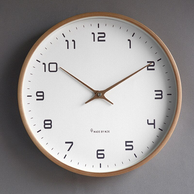 Reloj de pared de cuarzo, diseño escandinavo en madera, perfecto para ambientes modernos y minimalistas.