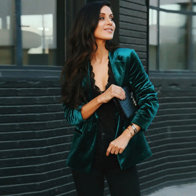 Blazer elegante ARLET para mujer, ideal para eventos y ocasiones especiales. Estilo sofisticado.