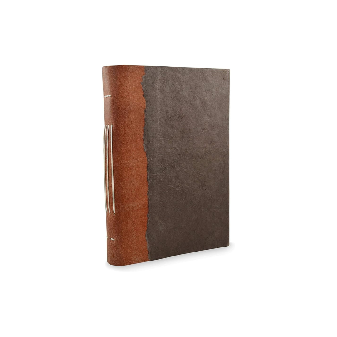 Cuaderno vintage de cuero genuino, artesanal, ideal para diario, escritura y notas personales.