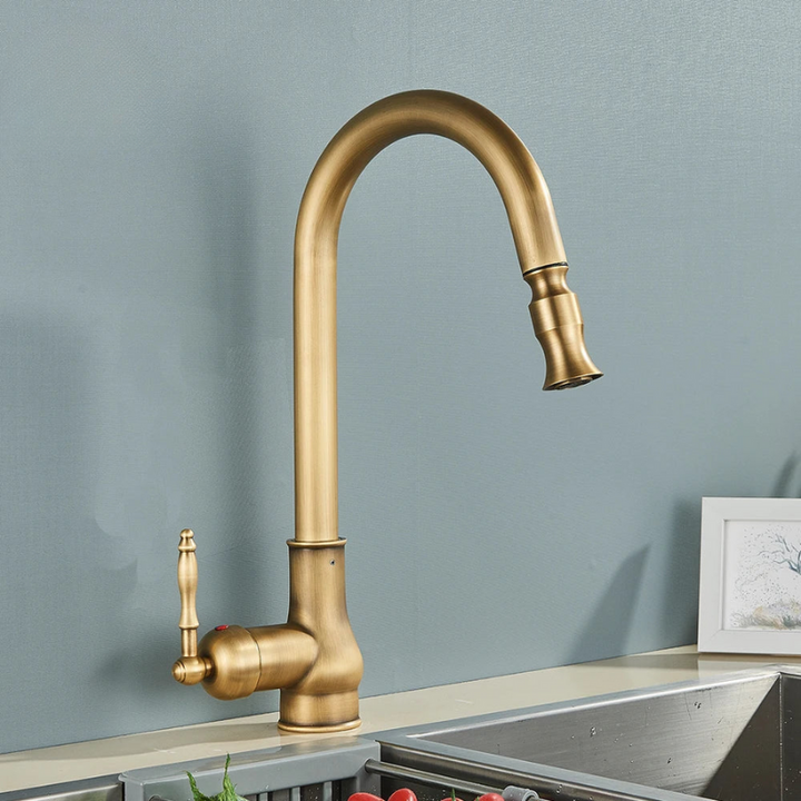 Grifo de cocina bicolor latón antiguo y negro mate, caño giratorio para fregadero.