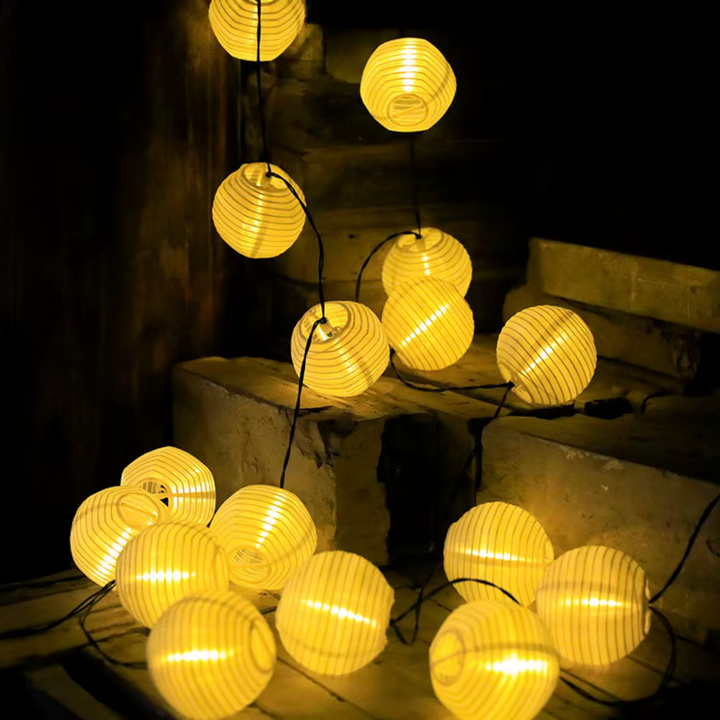 Guirnalda de luces Art Deco para jardín. Luces de cadena solares impermeables que embellecen el exterior.