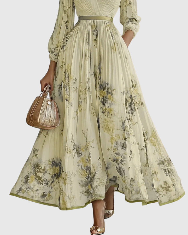 Vestido maxi plisado para mujer, corte favorecedor y elegante para diversas figuras en eventos formales.