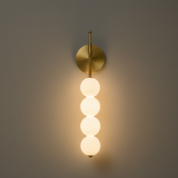 Aplique de pared LED minimalista con luz cálida, ideal para decoración moderna del hogar.