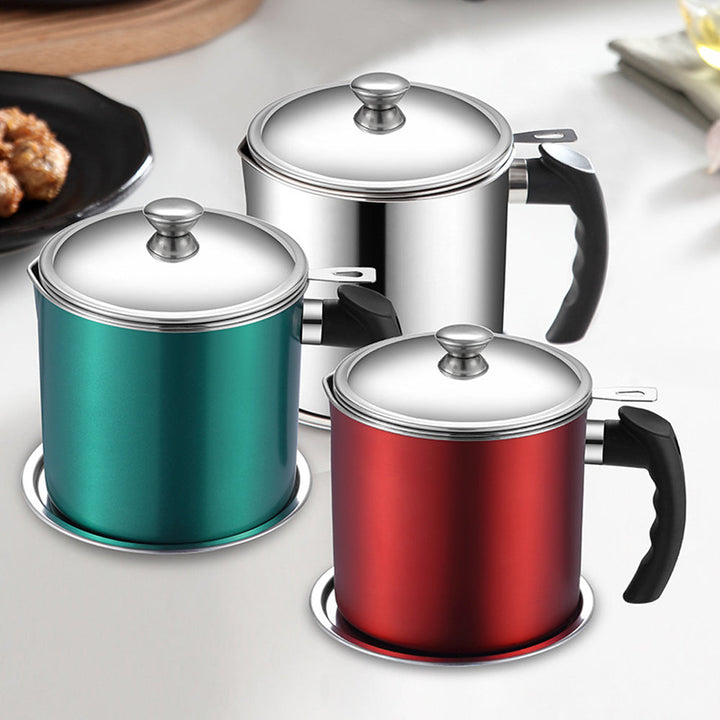 Olla de acero inoxidable para aceite con filtro, mantiene la cocina organizada y facilita la reutilización de grasa.