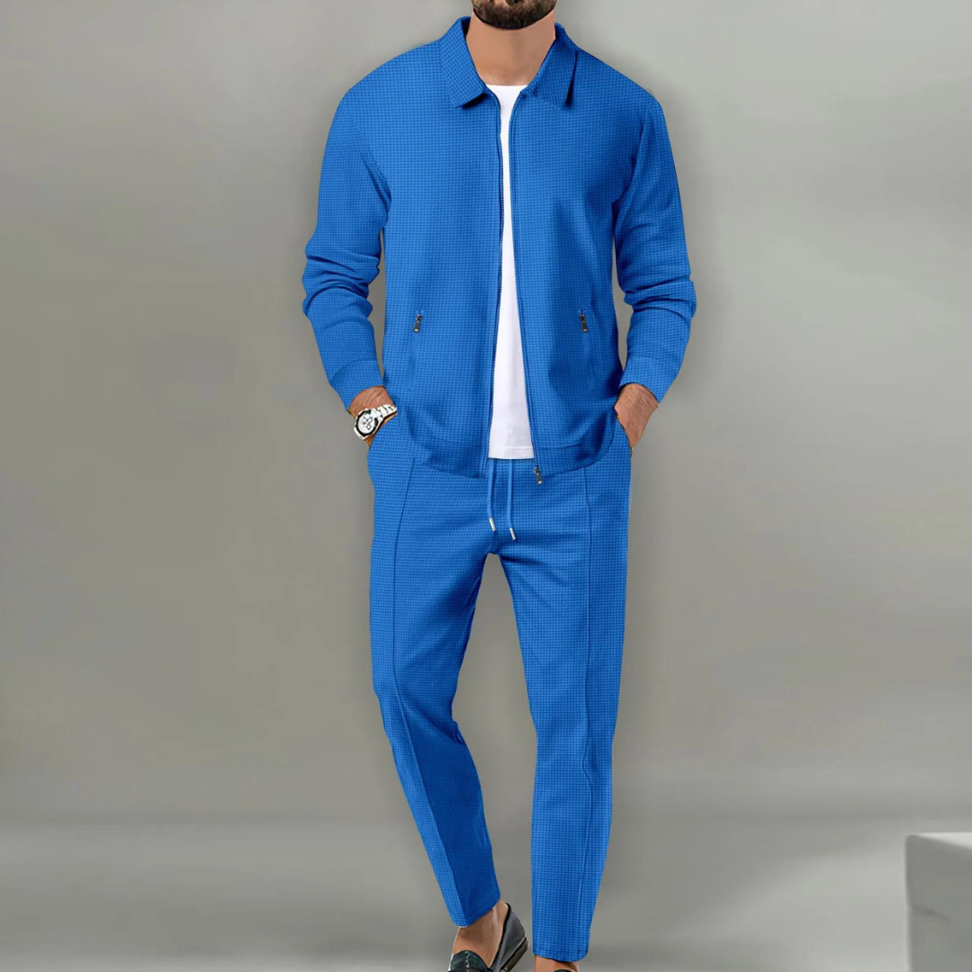 Conjunto de ropa casual para hombre, estilo relajado. Dos piezas (pantalón y camiseta) que ofrecen máximo confort.