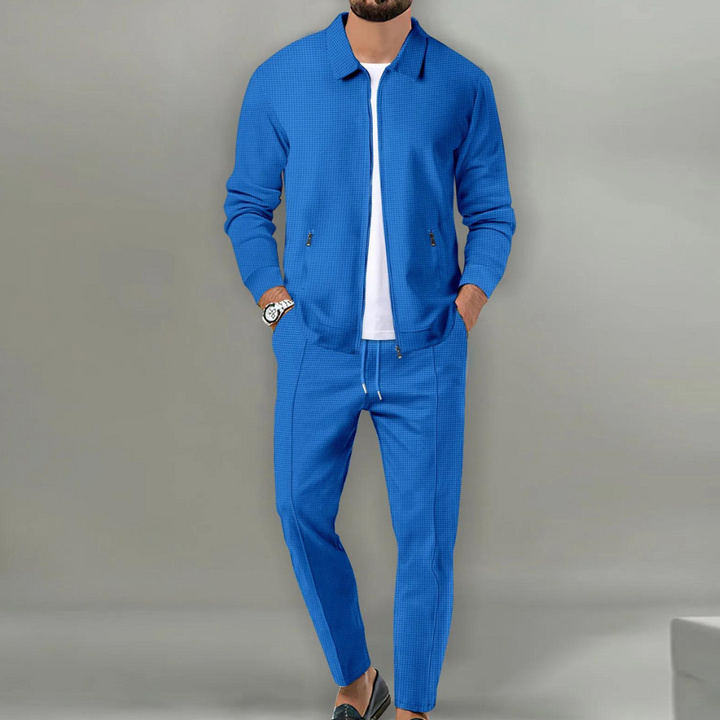 Conjunto de ropa casual para hombre, estilo relajado. Dos piezas (pantalón y camiseta) que ofrecen máximo confort.