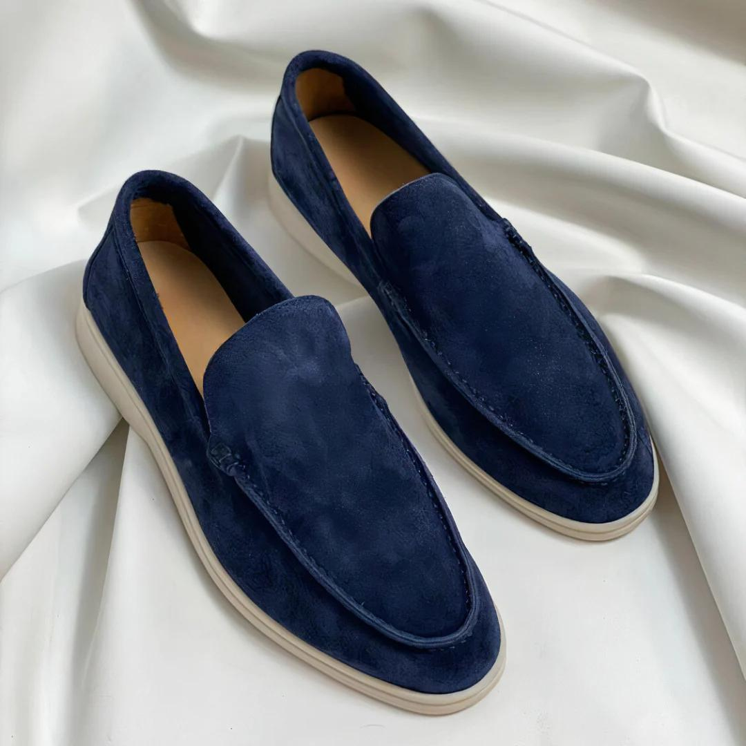 Mocasines de cuero elegantes para hombre, ideales para verano y estilo casual sin cordones, ofrecen comodidad.