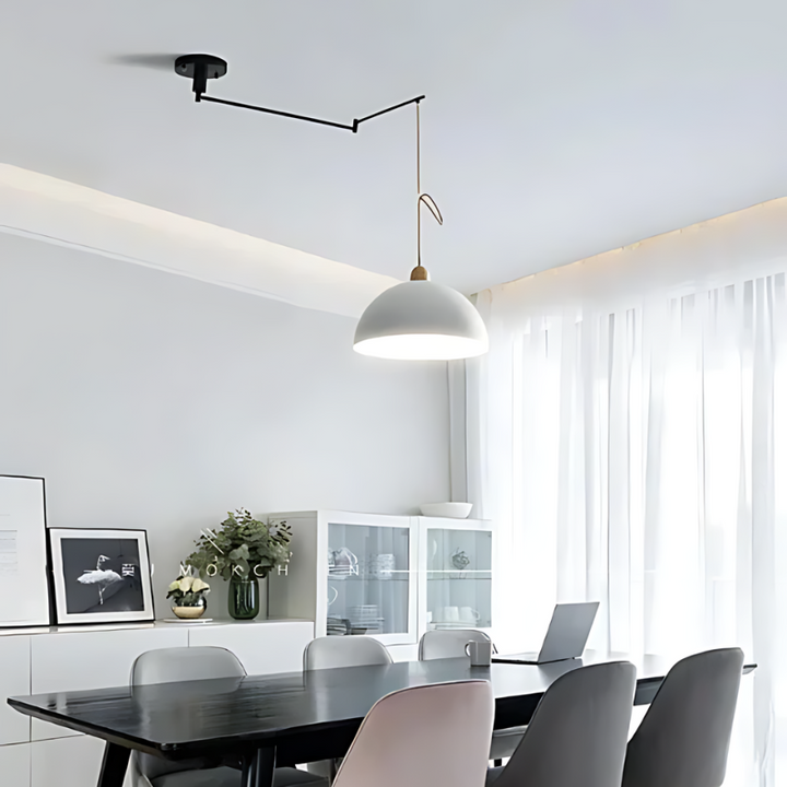 Lámpara colgante LED curvada moderna, ideal para iluminación de diseño en hogar u oficina. Ajustable.