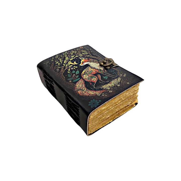 Cuaderno de cuero artesanal grabado con diseño de zorro vintage, ideal para diario, escritura y notas.