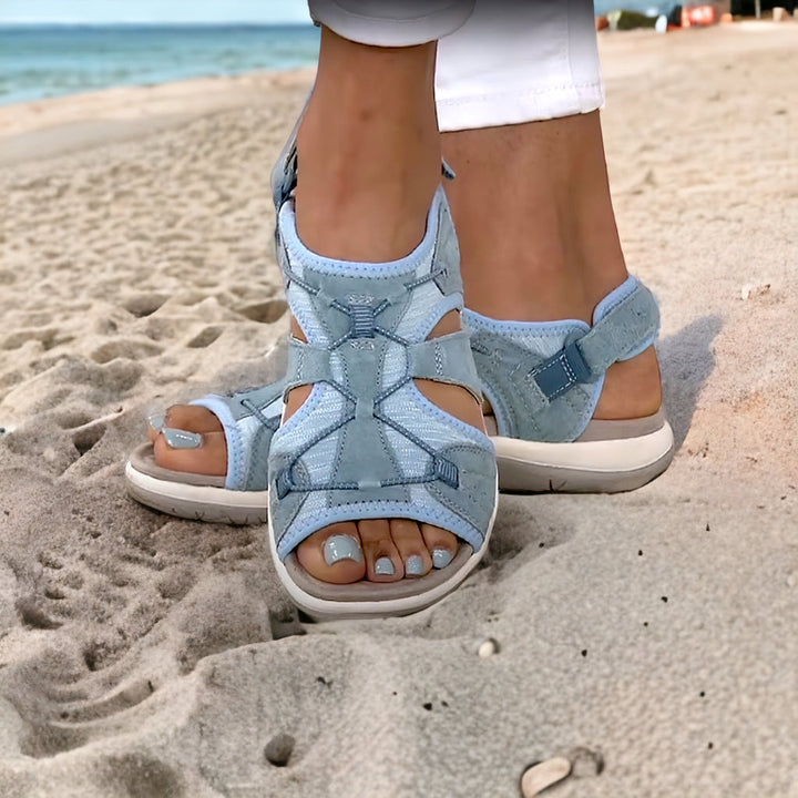 Sandalias de mujer con plantilla acolchada, ofreciendo comodidad y frescura para el verano. Calzado ligero y casual.