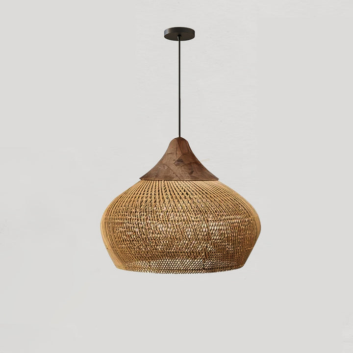 Luz colgante artesanal bohemia, hecha a mano, ideal para un hogar con encanto.