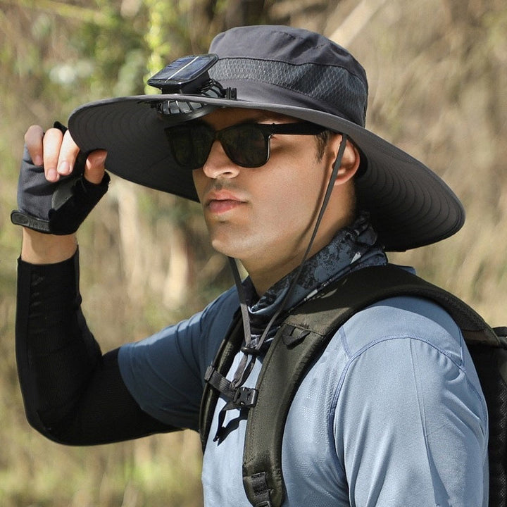 Sombrero con ventiladores y visor removible, protección UV para pesca y trabajo exterior.
