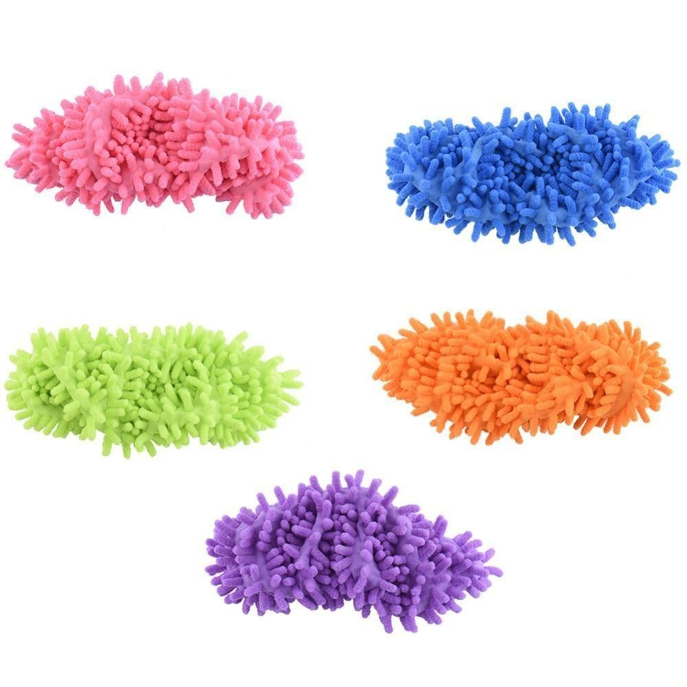 Par de zapatillas mop chenilla multiusos, ideales para limpieza eficiente y brillo reluciente en casa.