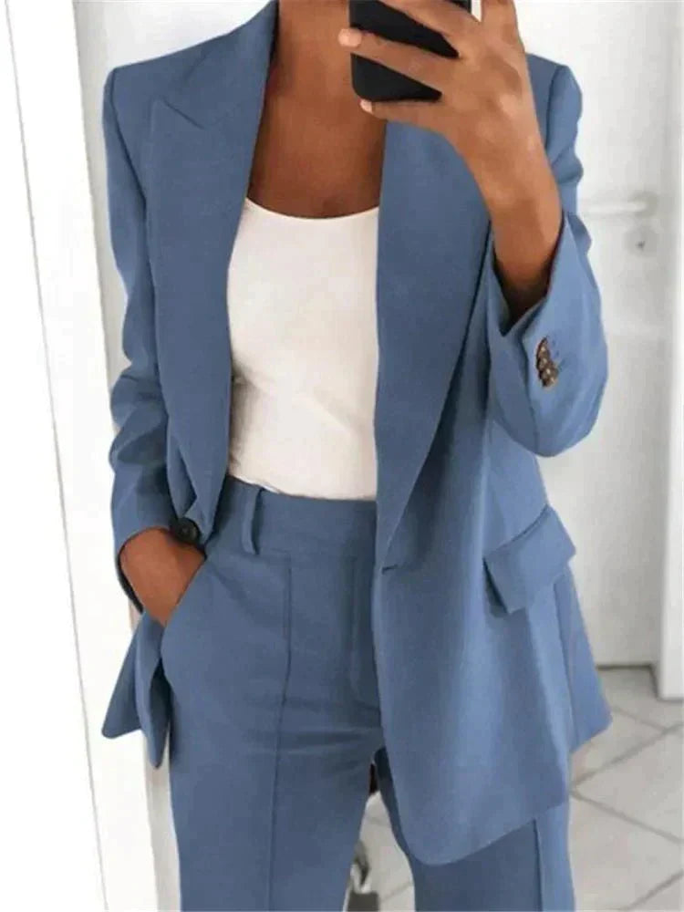 Pantalón de traje MILÉNA a juego con blazer. Perfecto para un conjunto formal y elegante de oficina.