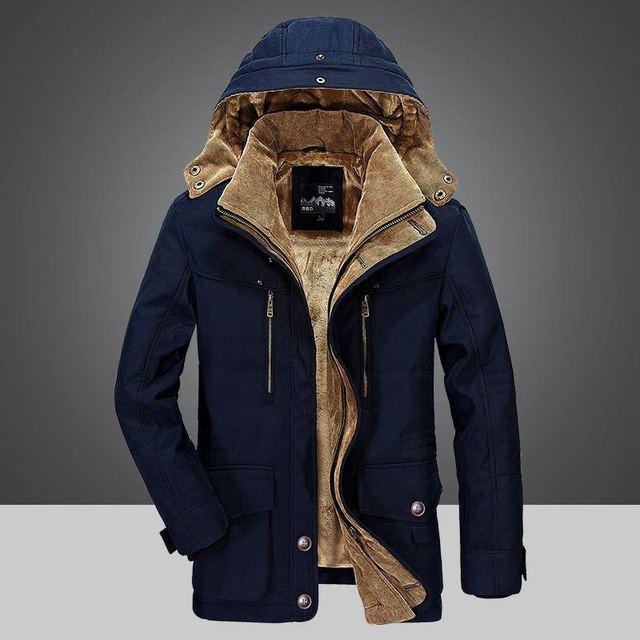 Ropa de invierno: parka elegante para hombre, ideal para el frío y uso exterior.