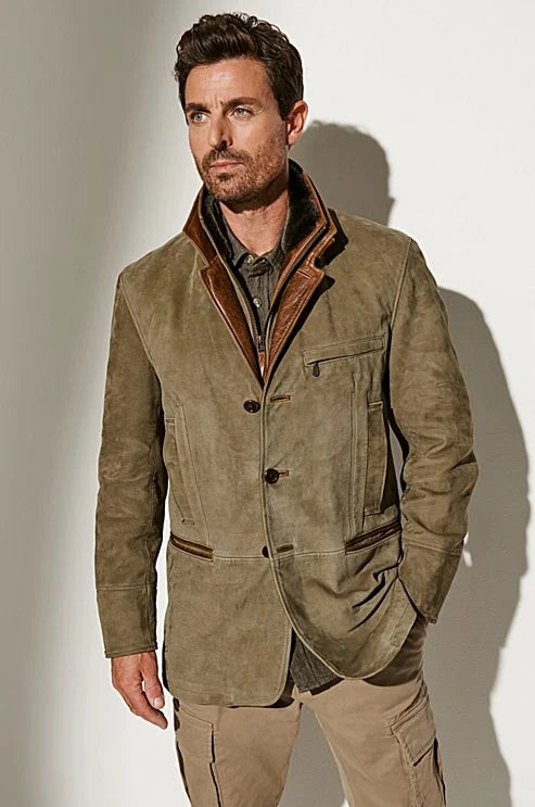 Cazadora marrón vintage para hombre, estilo retro y elegante. Chaqueta de otoño casual y moderna.