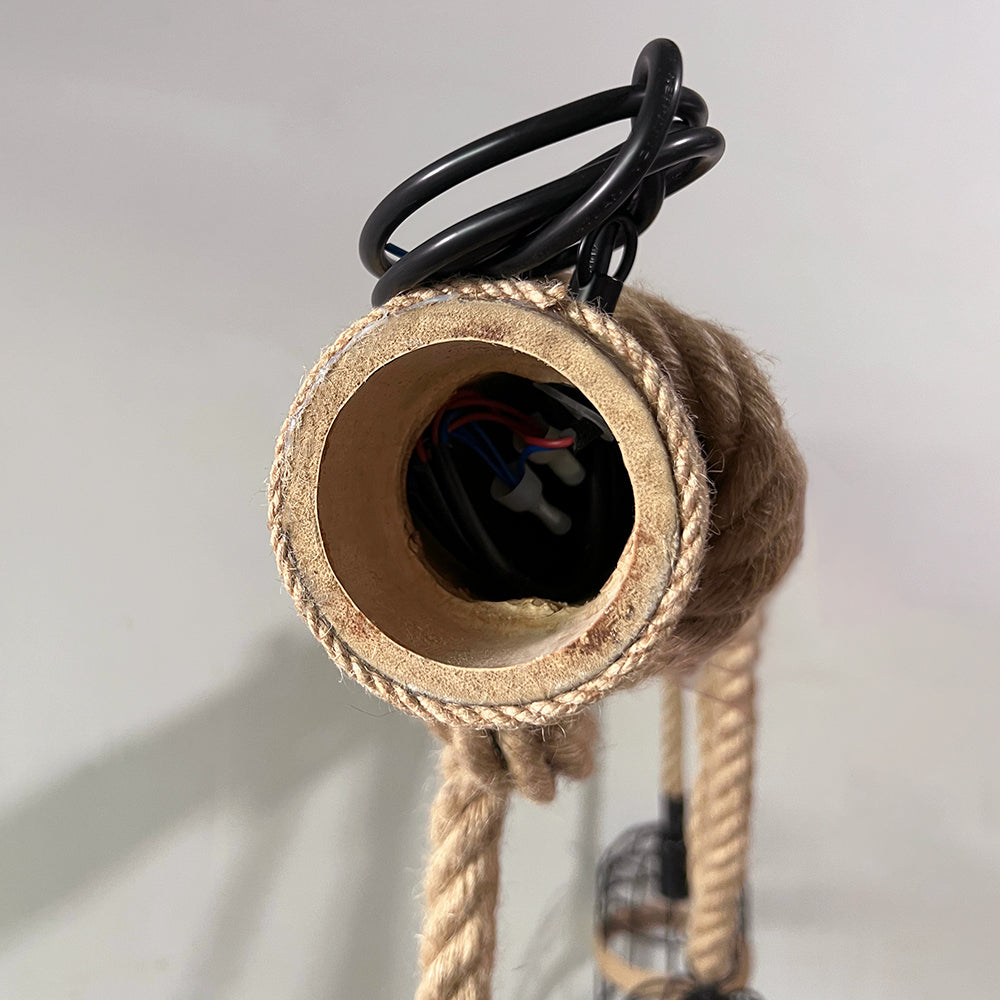Producto: Lámpara colgante de madera y metal, diseño retro para iluminación de techo y decoración del hogar.