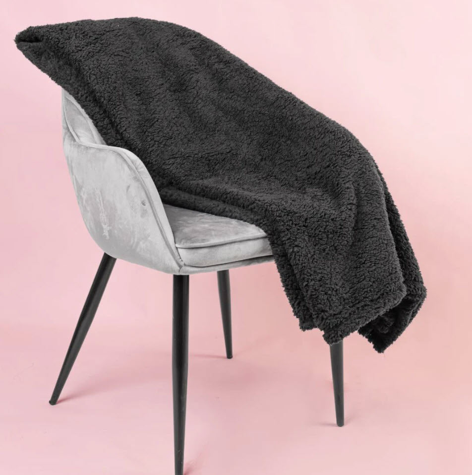 Manta impermeable anti-fluidos para colchón de parejas. Fácil de limpiar, mantiene la cama higiénica y confortable.
