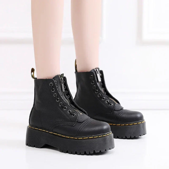 Botas urbanas de mujer, estilo moderno con suela gruesa. Perfectas para moda otoño-invierno, confort y tendencia.