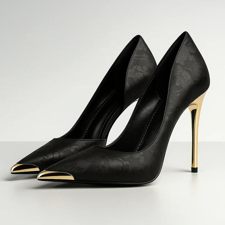 Tacones de satén brillantes para mujer, con sofisticada punta dorada, ideal para looks de fiesta y celebración.