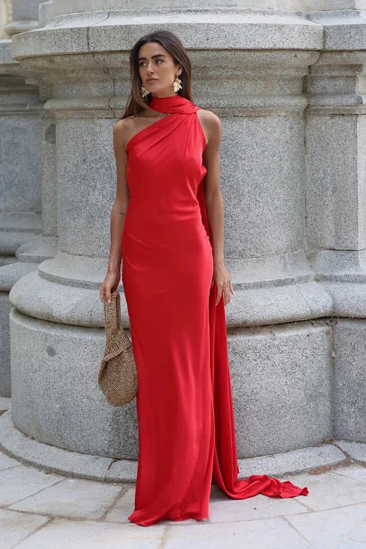 Vestido halter para mujer, estilo maxi y fluido, perfecto para fiestas de día o noche.