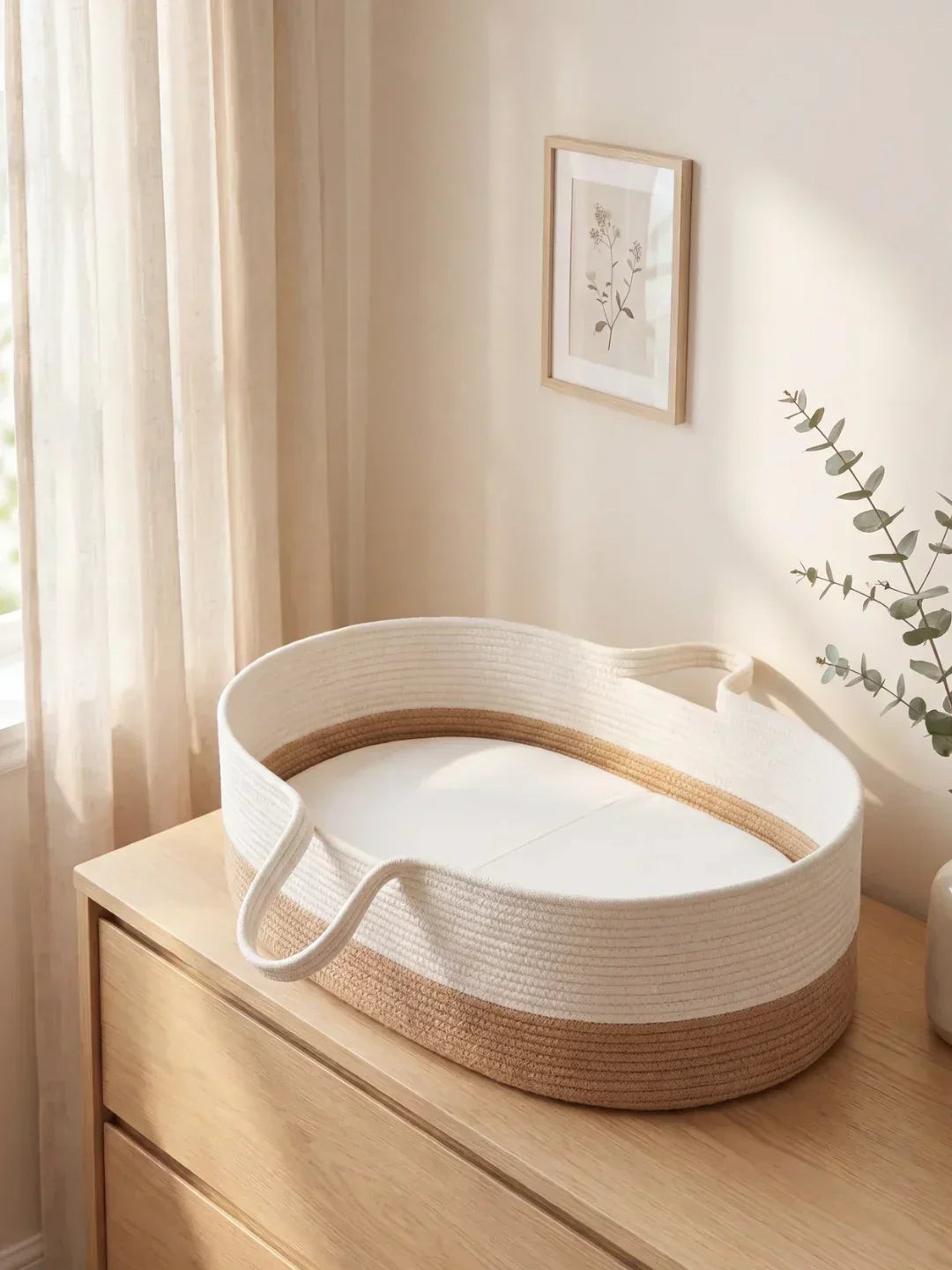 Decoración nursery: cesta cambiador rose poudré/ecru de algodón tejido, forma ovalada y útil.