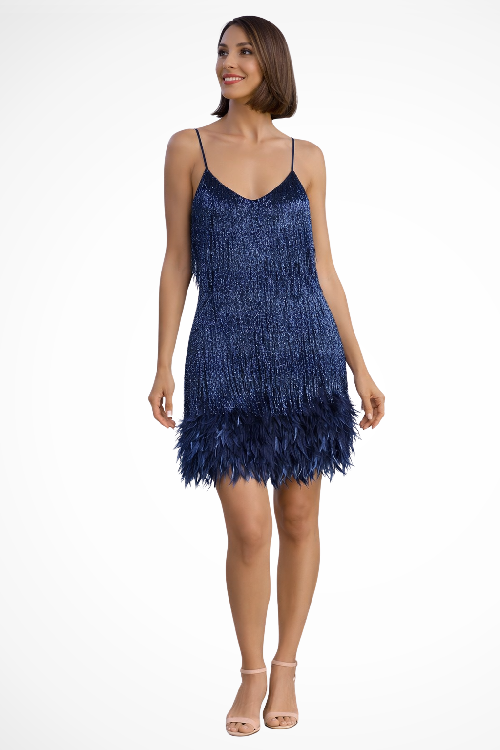 Atuendo formal para mujer: Vestido de cóctel con flecos, un diseño sofisticado y moderno para eventos.