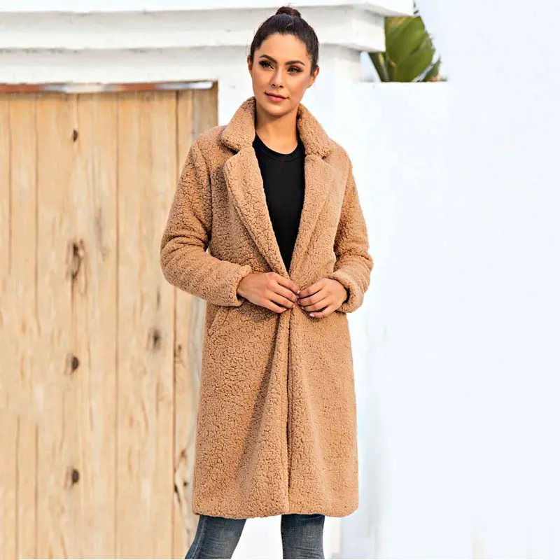 Elegante abrigo de teddy gris para mujer, perfecto para otoño e invierno, muy cálido.