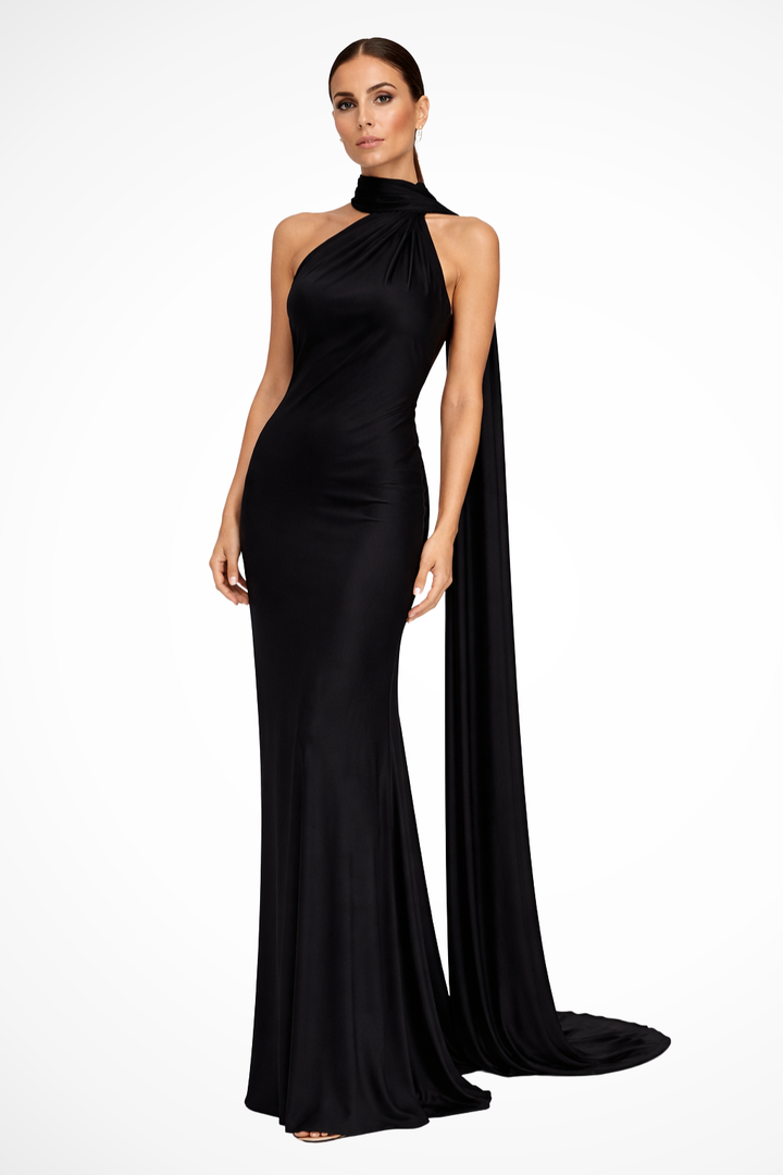 Vestido maxi halter elegante para mujer, sin mangas y fluido, ideal para fiesta o boda.