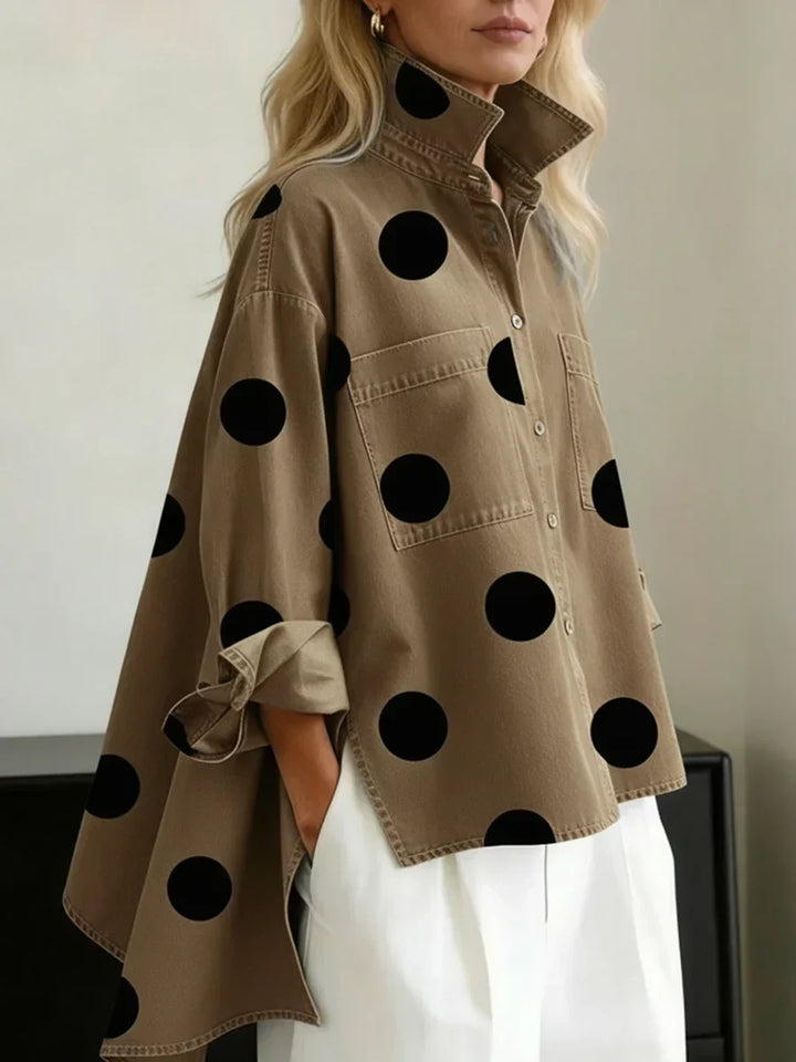 Blusa oversize de lunares para mujer, moderna y cómoda. Estilo versátil para outfits de diario.