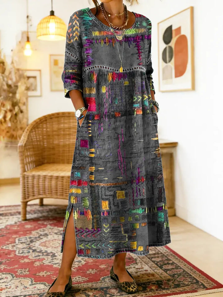 Comodidad y estilo: vestido denim de mujer con patchwork étnico, ideal para el día a día.