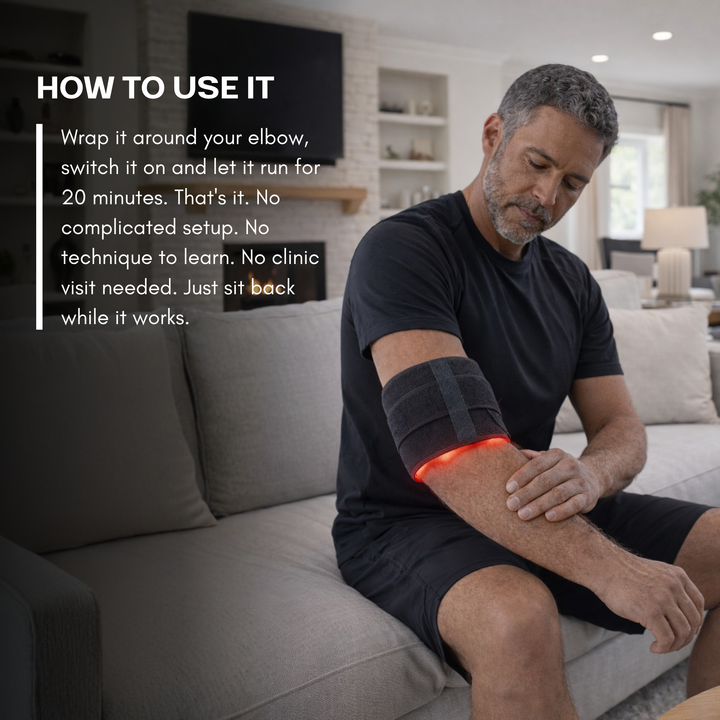 Primer plano de envoltura de codo de terapia de luz roja, ajustable y cómoda para alivio del dolor.