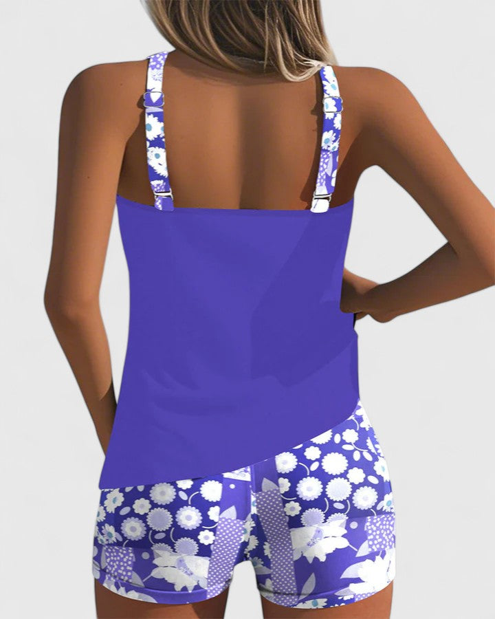 Tankini de mujer ideal para piscina y playa, top liso deportivo y shorts con diseño floral. Comodidad.