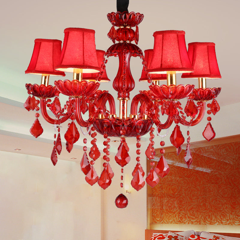 Elegante lámpara colgante Aurelia de cristal carmesí. Iluminación de lujo, diseño moderno para ambiente.