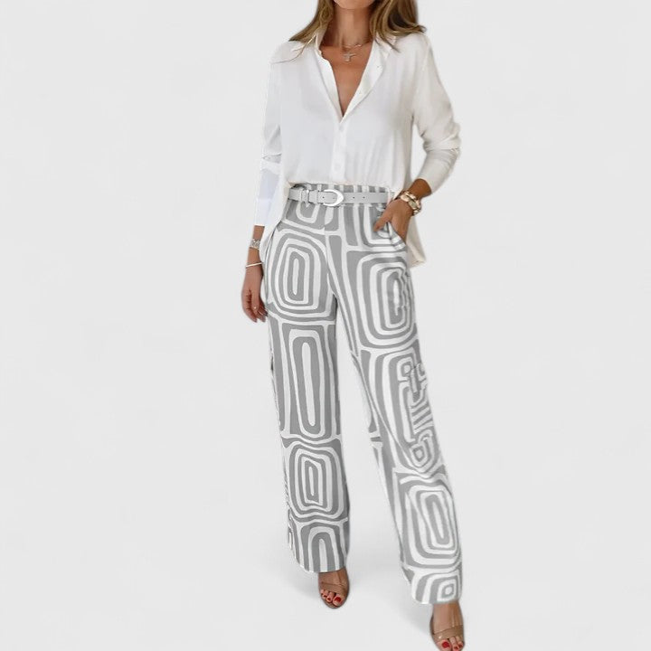 Conjunto dos piezas elegante y versátil para mujer con cinturón. Ideal para looks casuales o formales. Moda moderna.