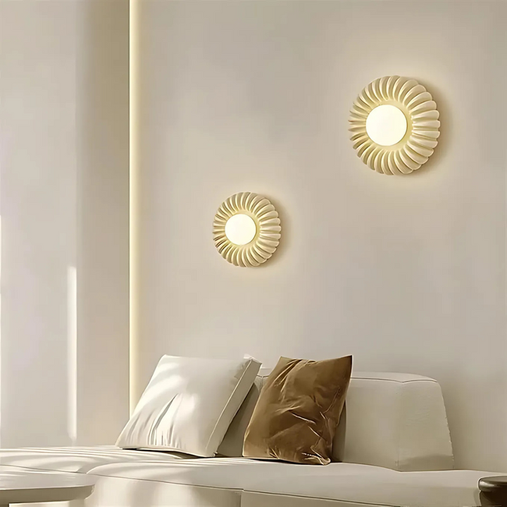 Aplique de pared LED de diseño moderno, perfecto para decorar interiores, pasillos y crear un ambiente acogedor.