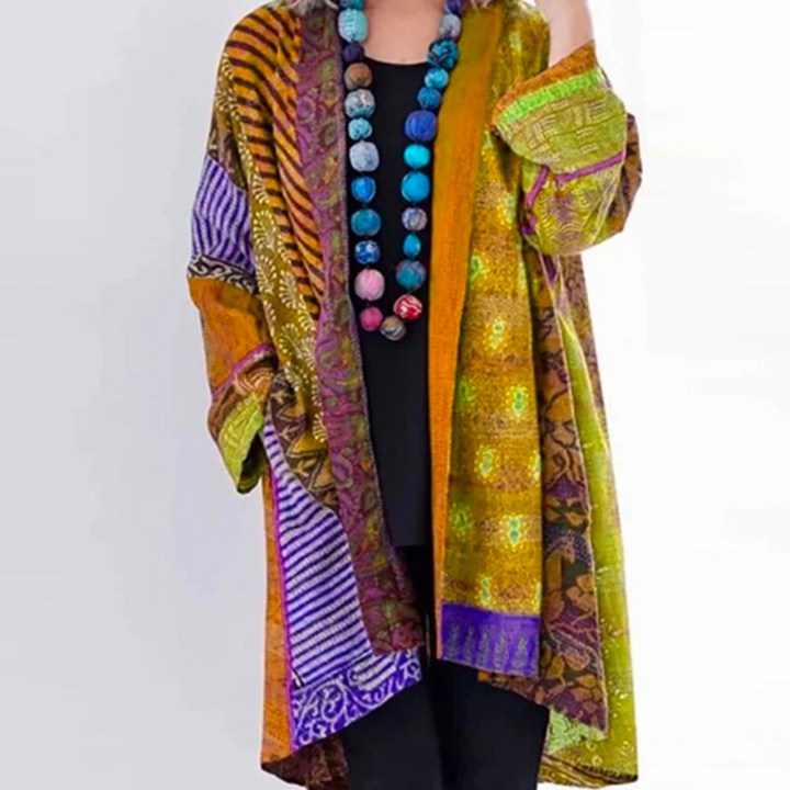 Kimono largo INDRA colorido con diseño étnico para mujer, perfecto como prenda fluida o salida de playa elegante.