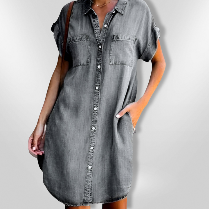Vestido de mezclilla denim para mujer, corte casual con botones y bolsillos. Perfecto para looks de moda cómodos.