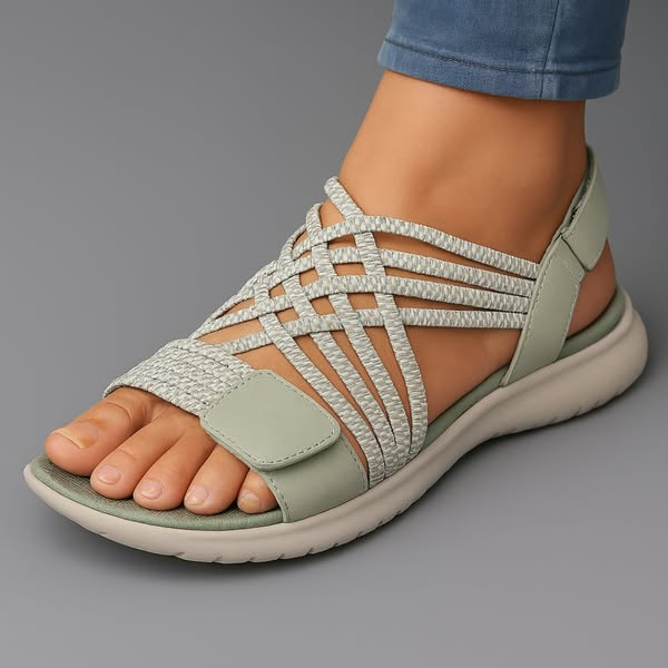 Sandalias ligeras ortopédicas Natalia para mujer, ofrecen soporte esencial y comodidad para largas caminatas.