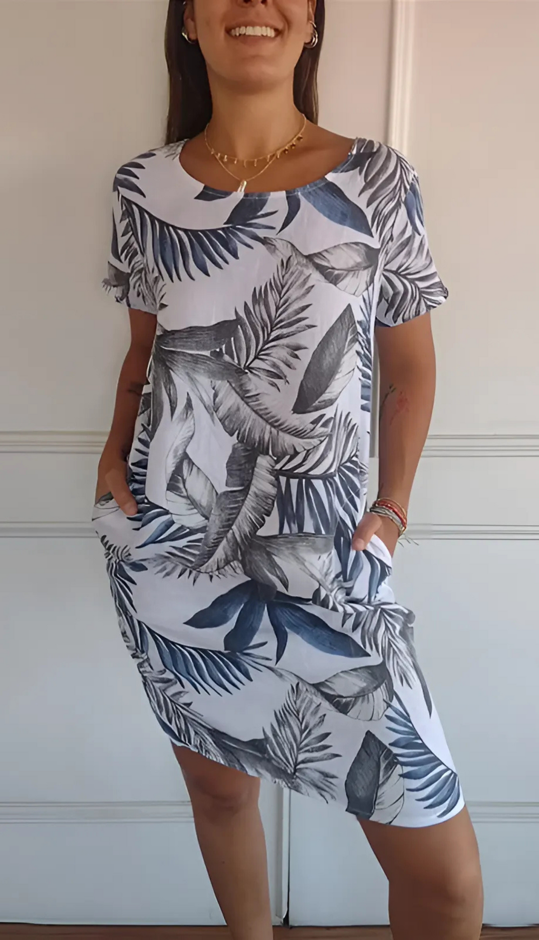 Vestido cómodo y versátil para mujer, estilo recto con cuello redondo, prenda básica.