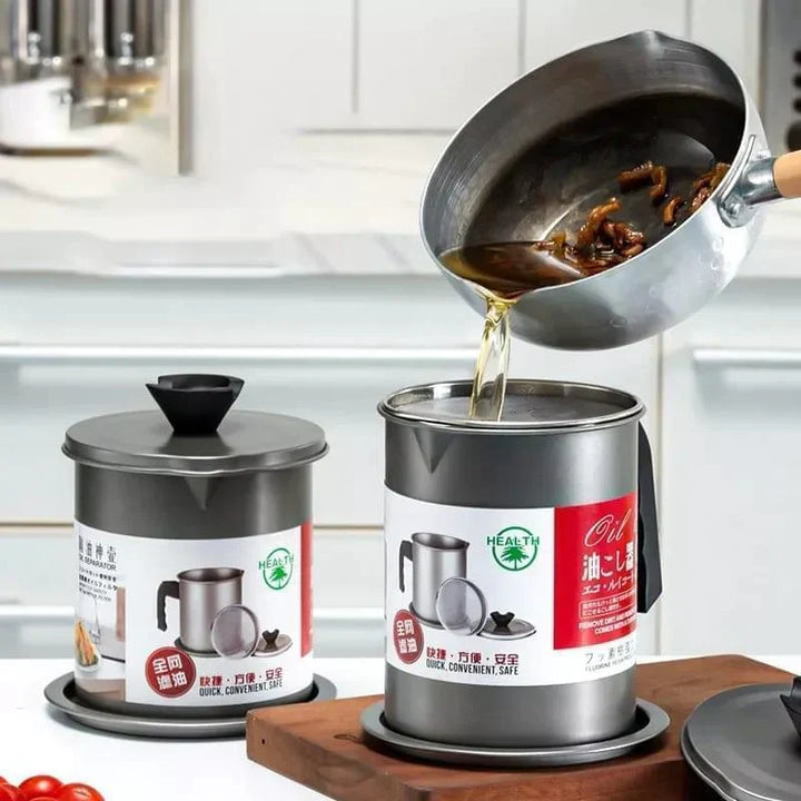 Recipiente de acero inoxidable para filtrar y guardar aceite usado de freidora. Mantiene la cocina limpia.