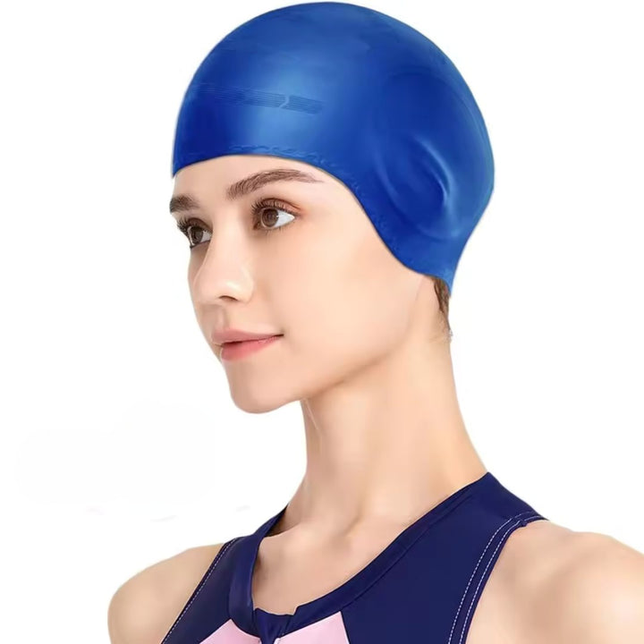 Gorro de natación resistente al cloro, con protección auditiva para entrenamiento y piscina.