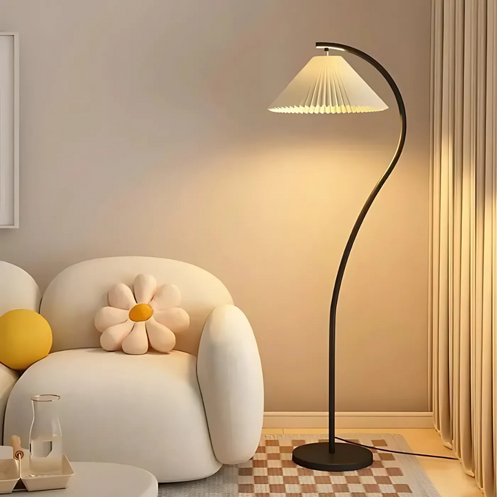 Lámpara de pie LED para salón u oficina. Iluminación ajustable, diseño contemporáneo para decoración de hogar.
