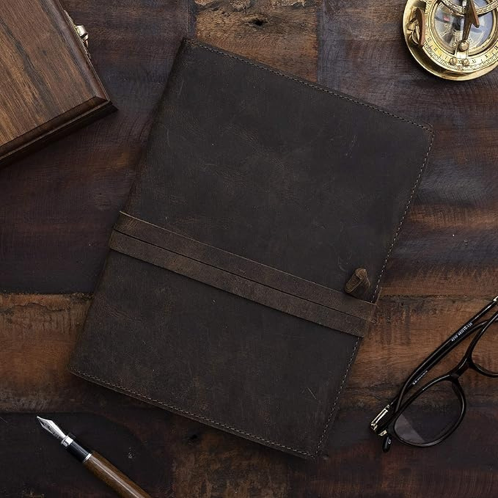 Diario de escritura en cuero vintage A5. Cuaderno recargable artesanal perfecto para notas y planificación.