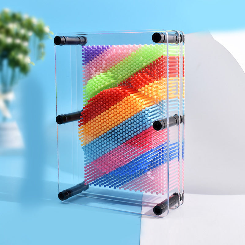 Expresión creativa con juguete Pin Art 3D. Escultura interactiva de plástico, ideal para arte y relajación.